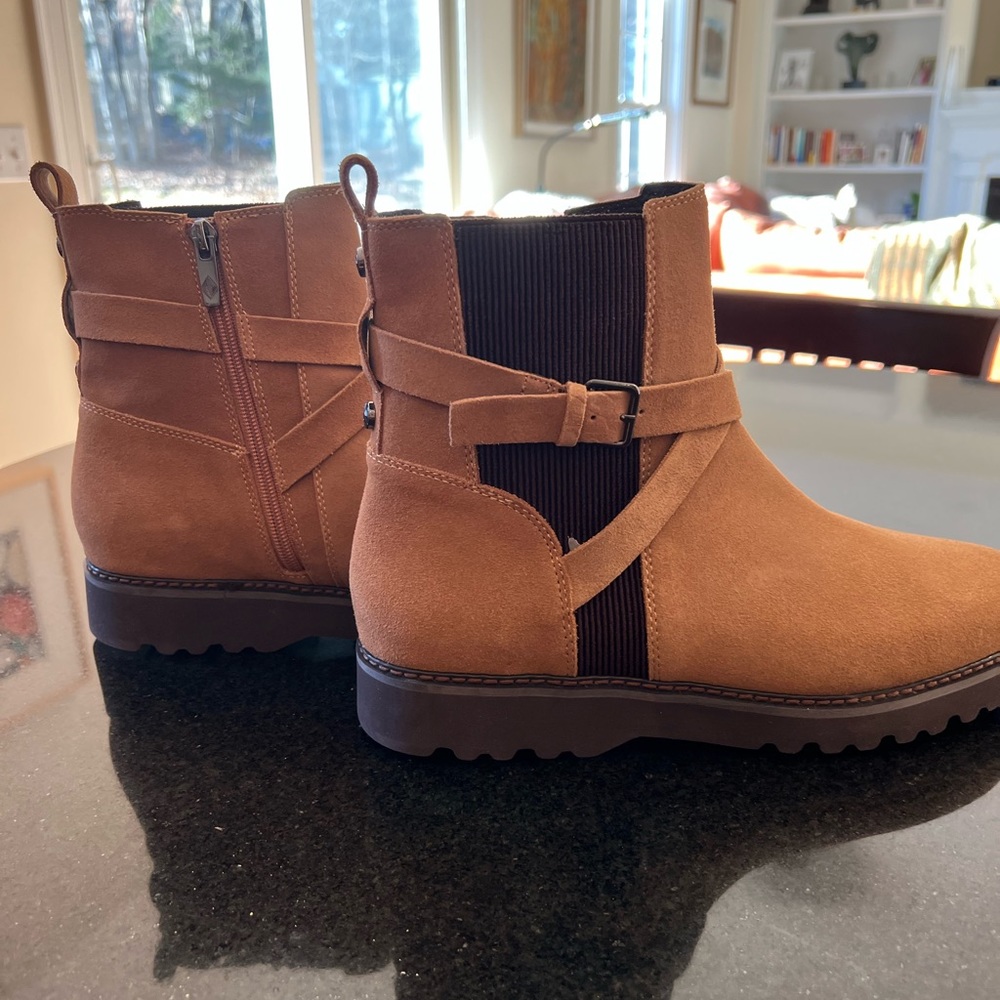 Donald J. Pliner Captain Ankle Bootie (Brown)